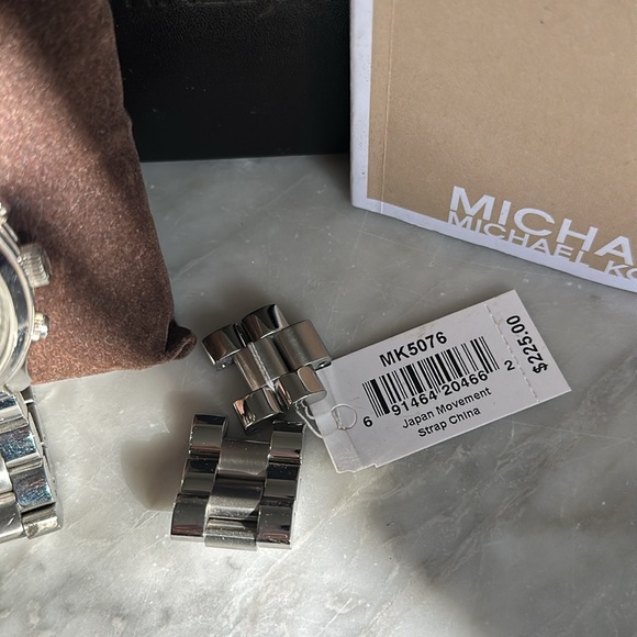 Michael Kors Runway Silver-Tone Watch - Picture 3 of 10